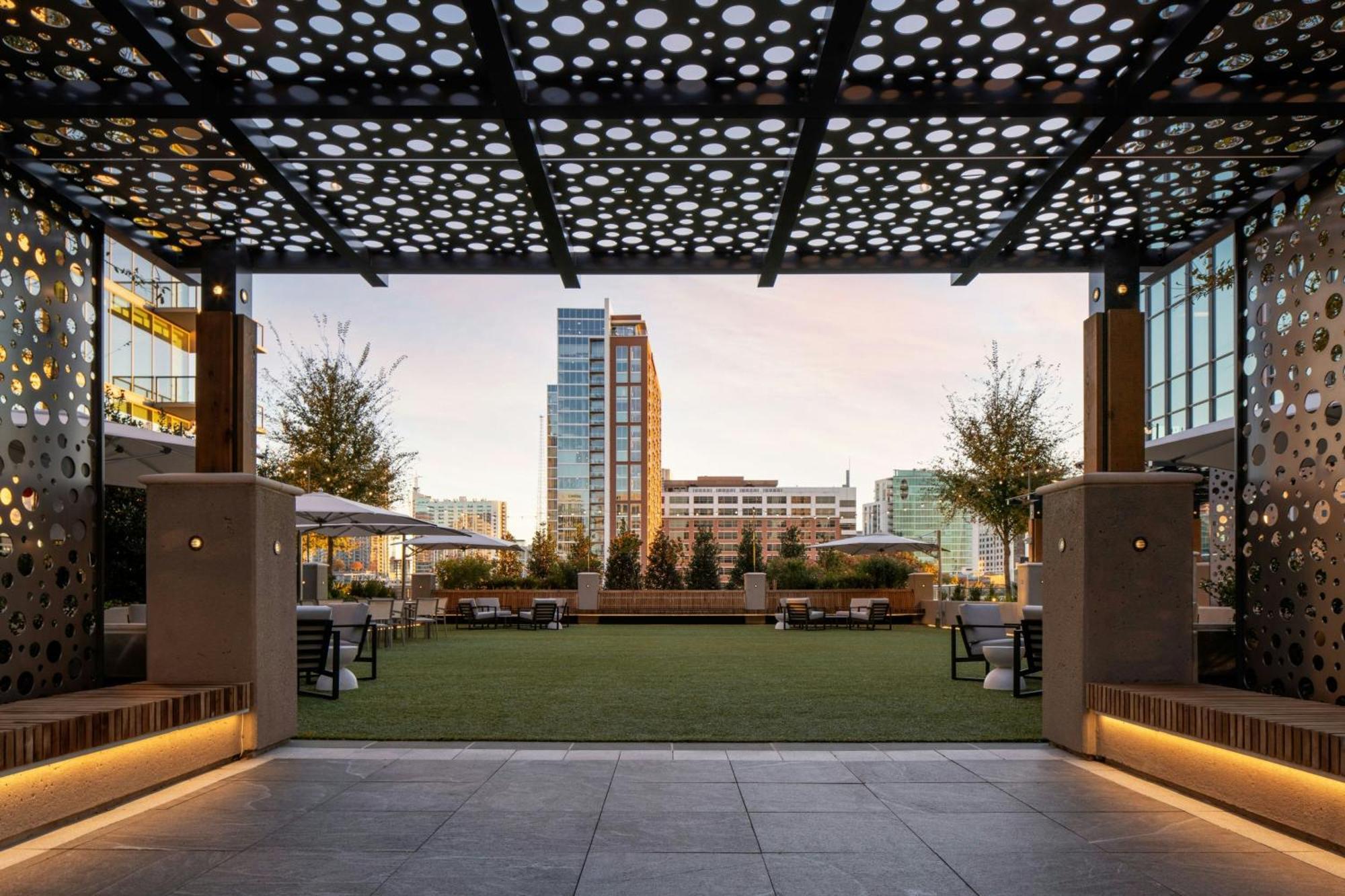 Epicurean Atlanta, Autograph Collection 4*